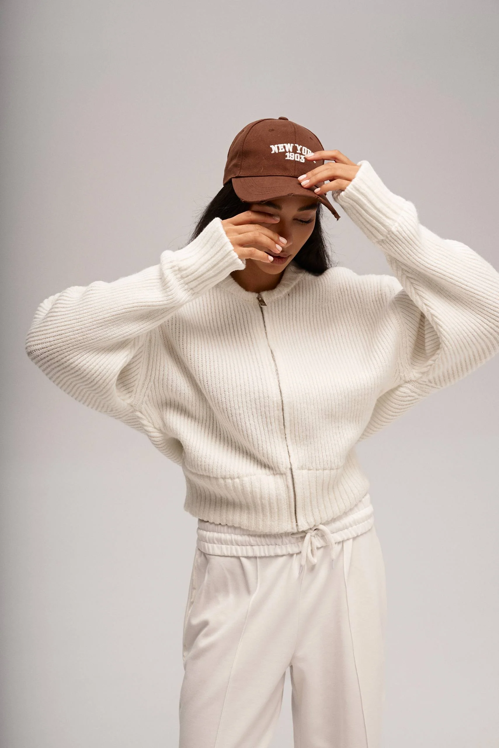Cropped zip-up jumper - Image 12