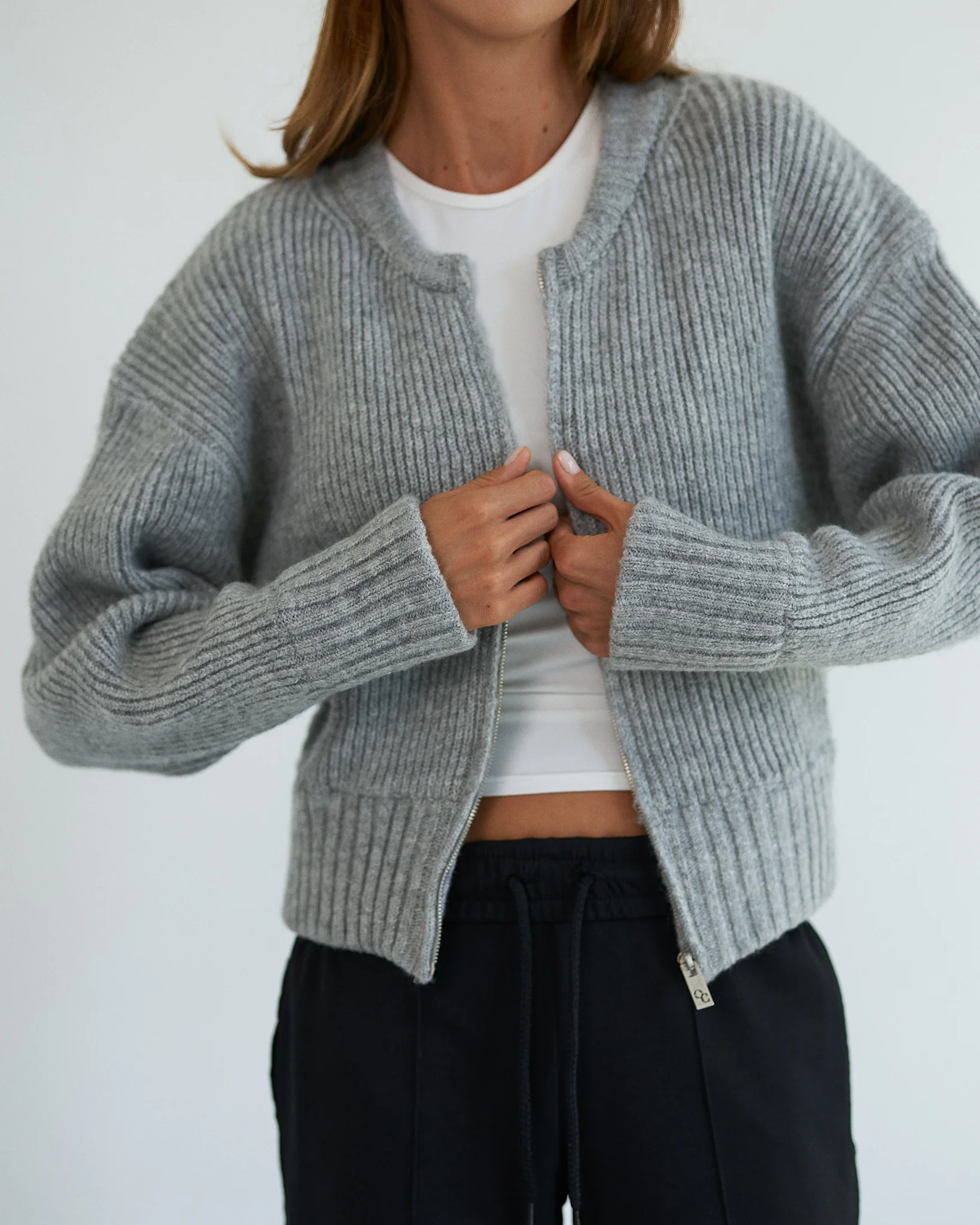 Cropped zip-up jumper - Image 8