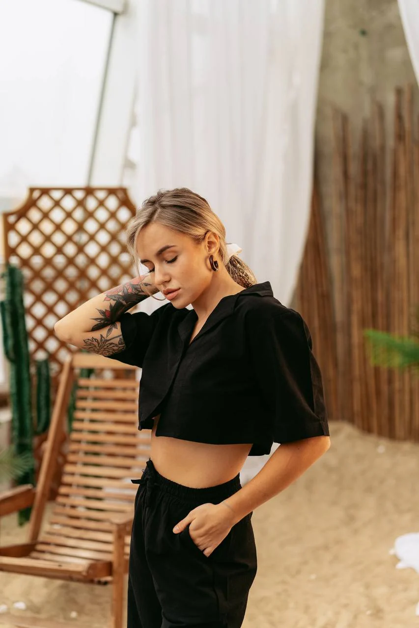 Lindi Cropped Shirt - Image 8