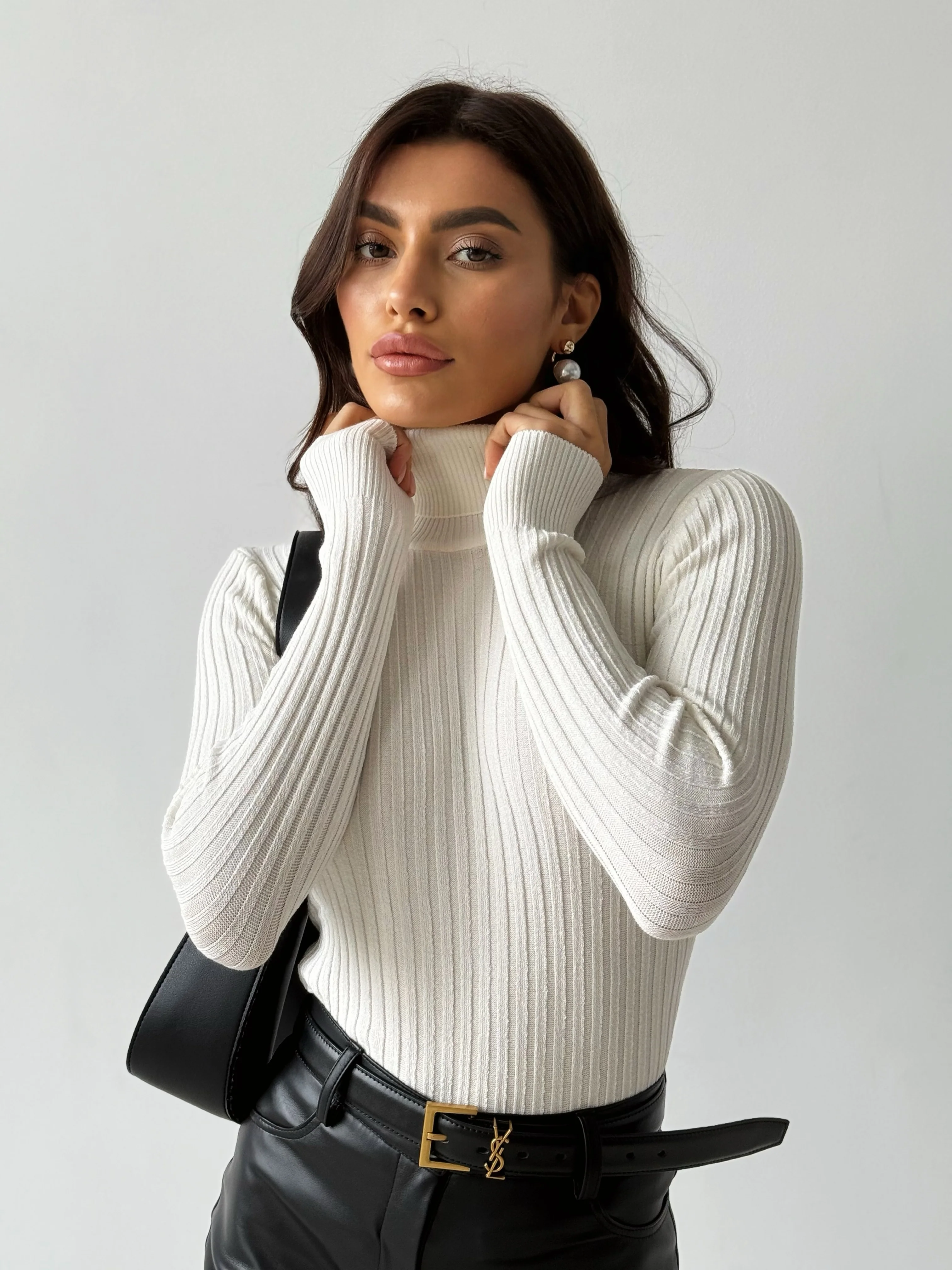Ribbed knit turtleneck - Image 11