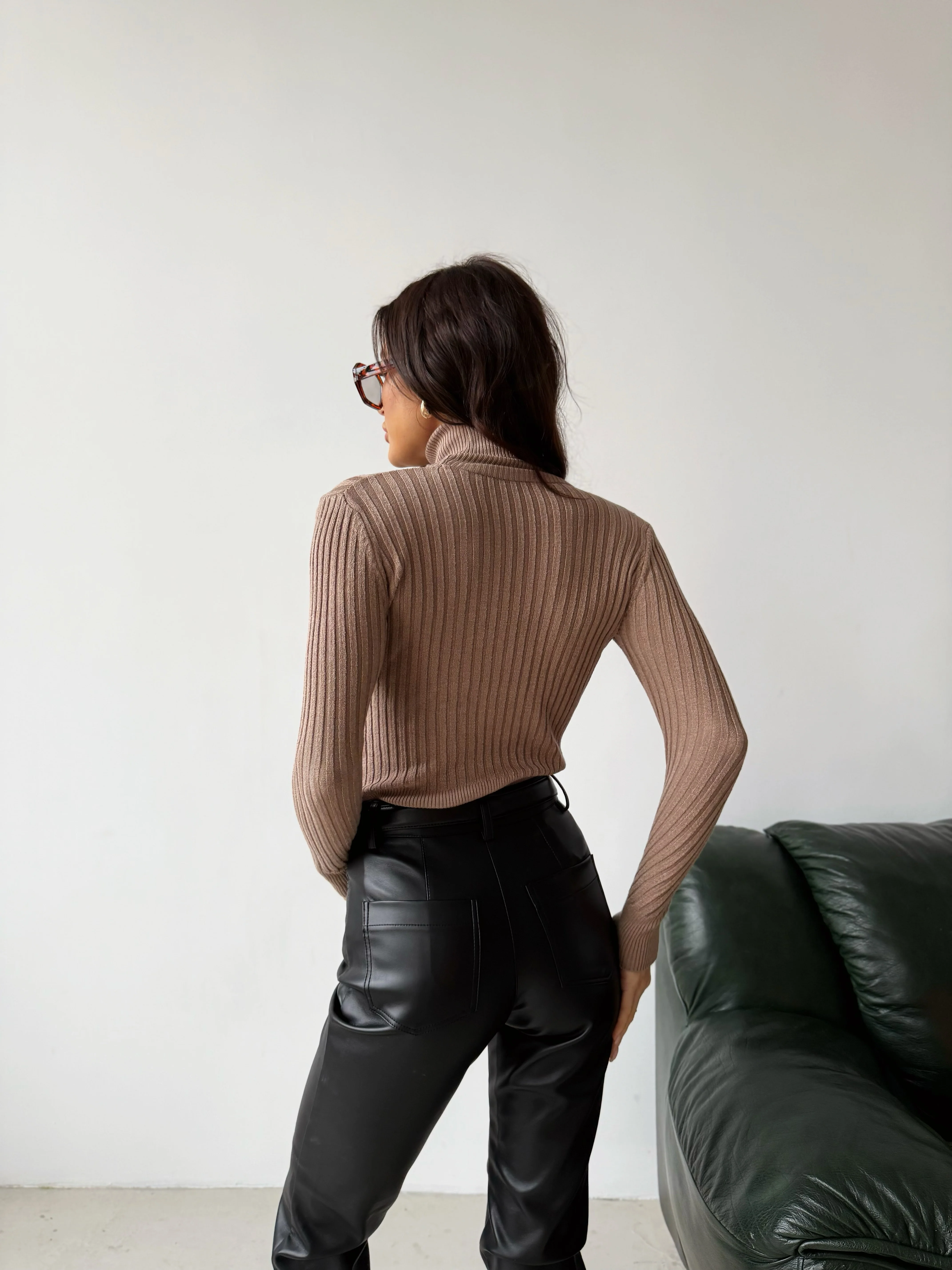 Ribbed knit turtleneck - Image 7