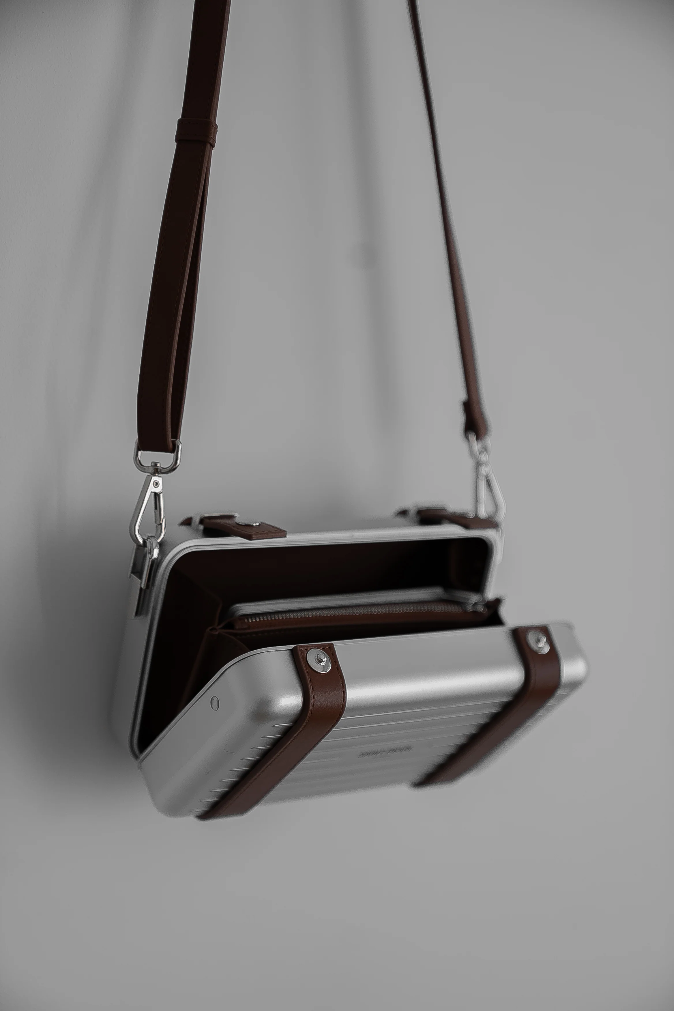 Saint Pearl Metallic Bag - Image 6