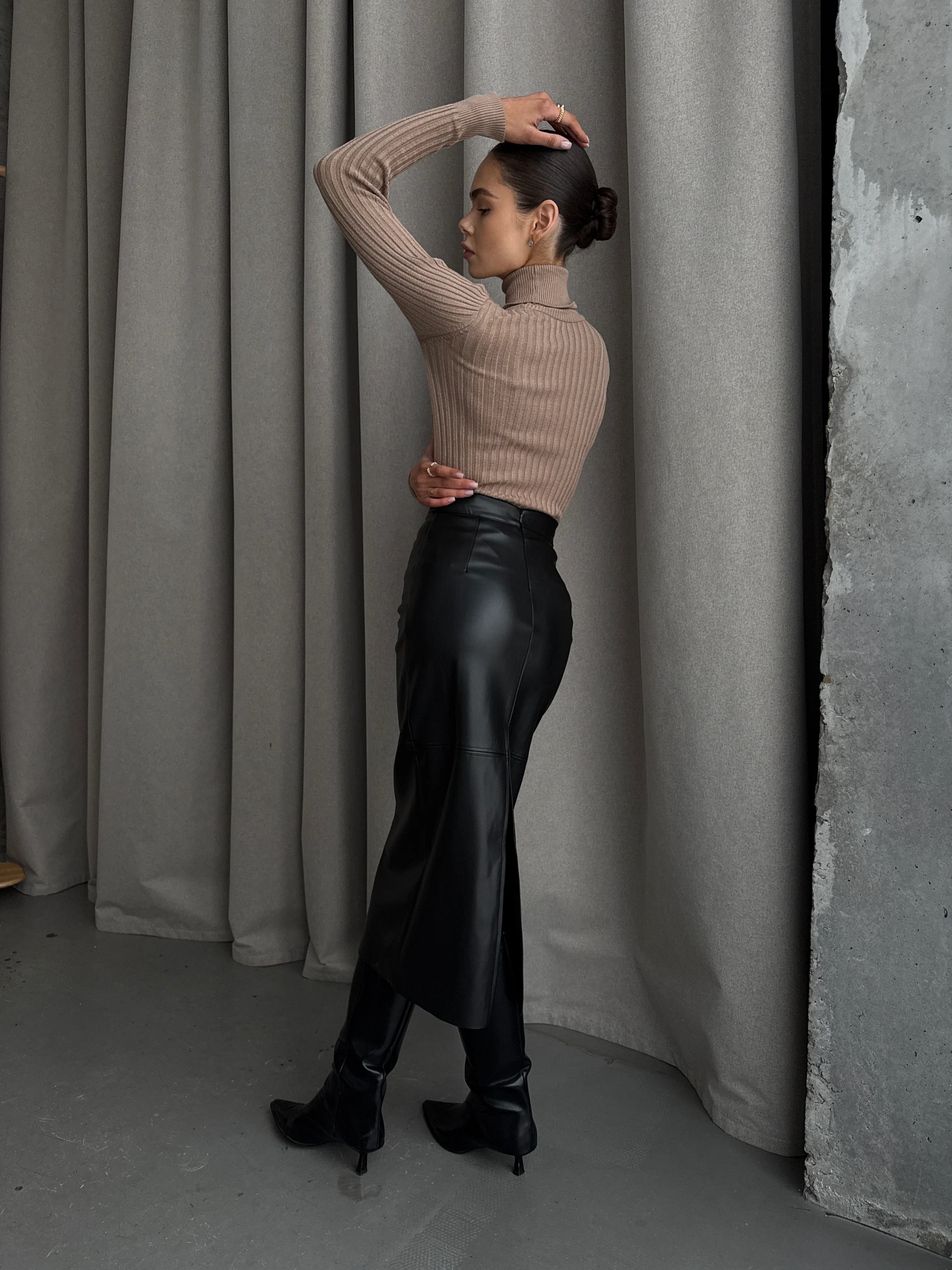 Solo Leather Skirt - Image 5