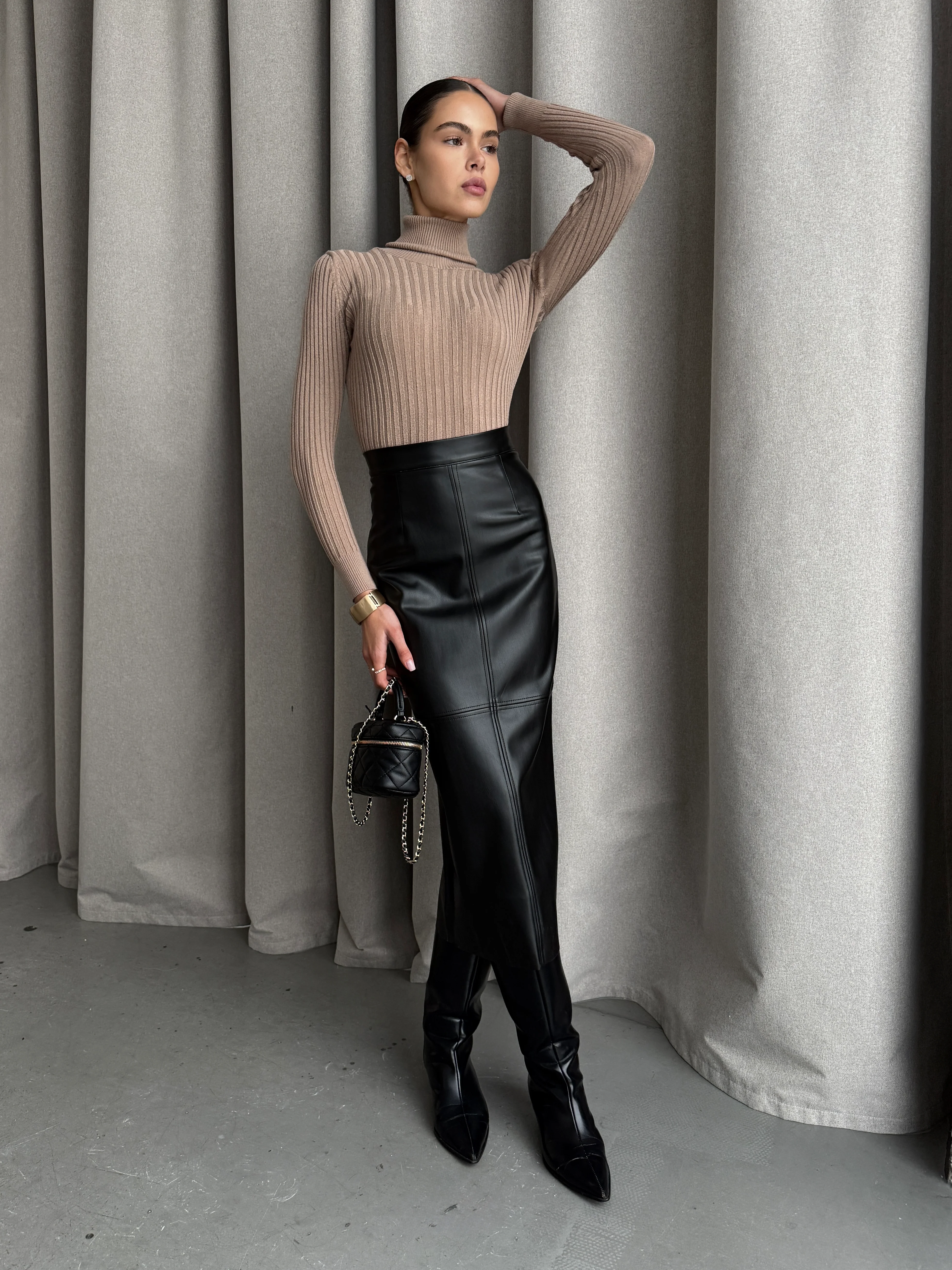 Solo Leather Skirt - Image 6