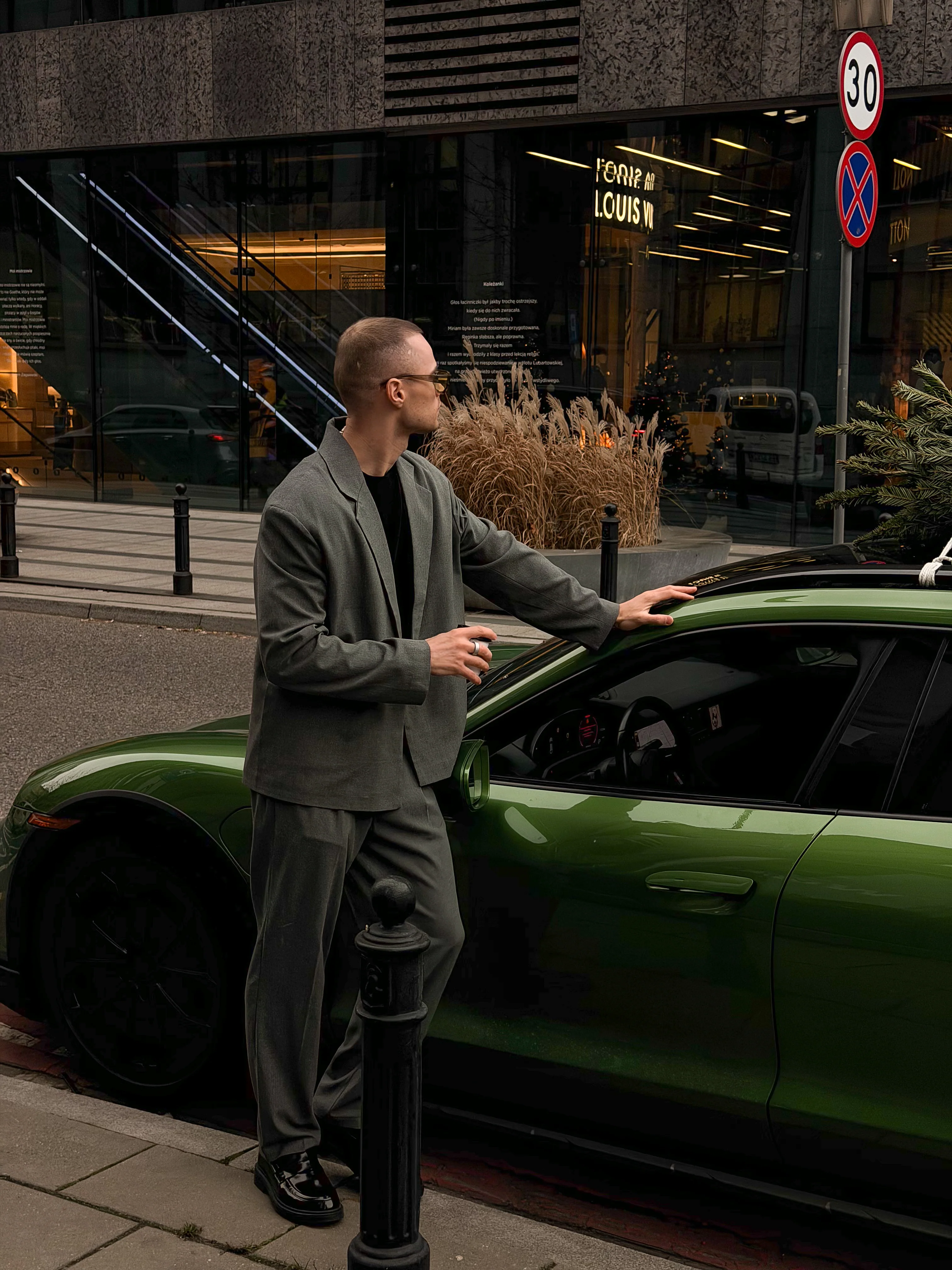 SP Classic Aksel Suit - Image 9