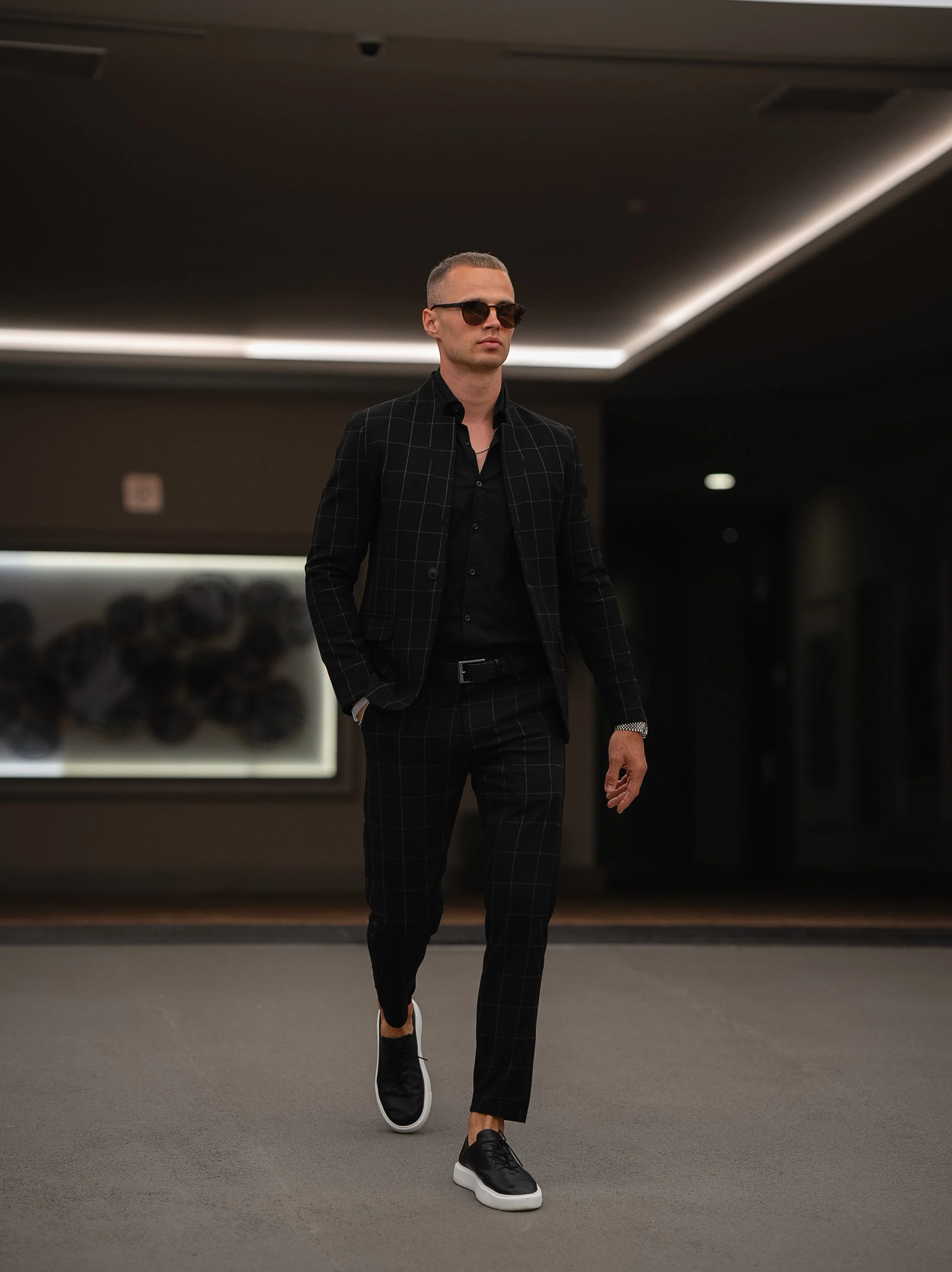 Stand-Collar Suit - Image 12