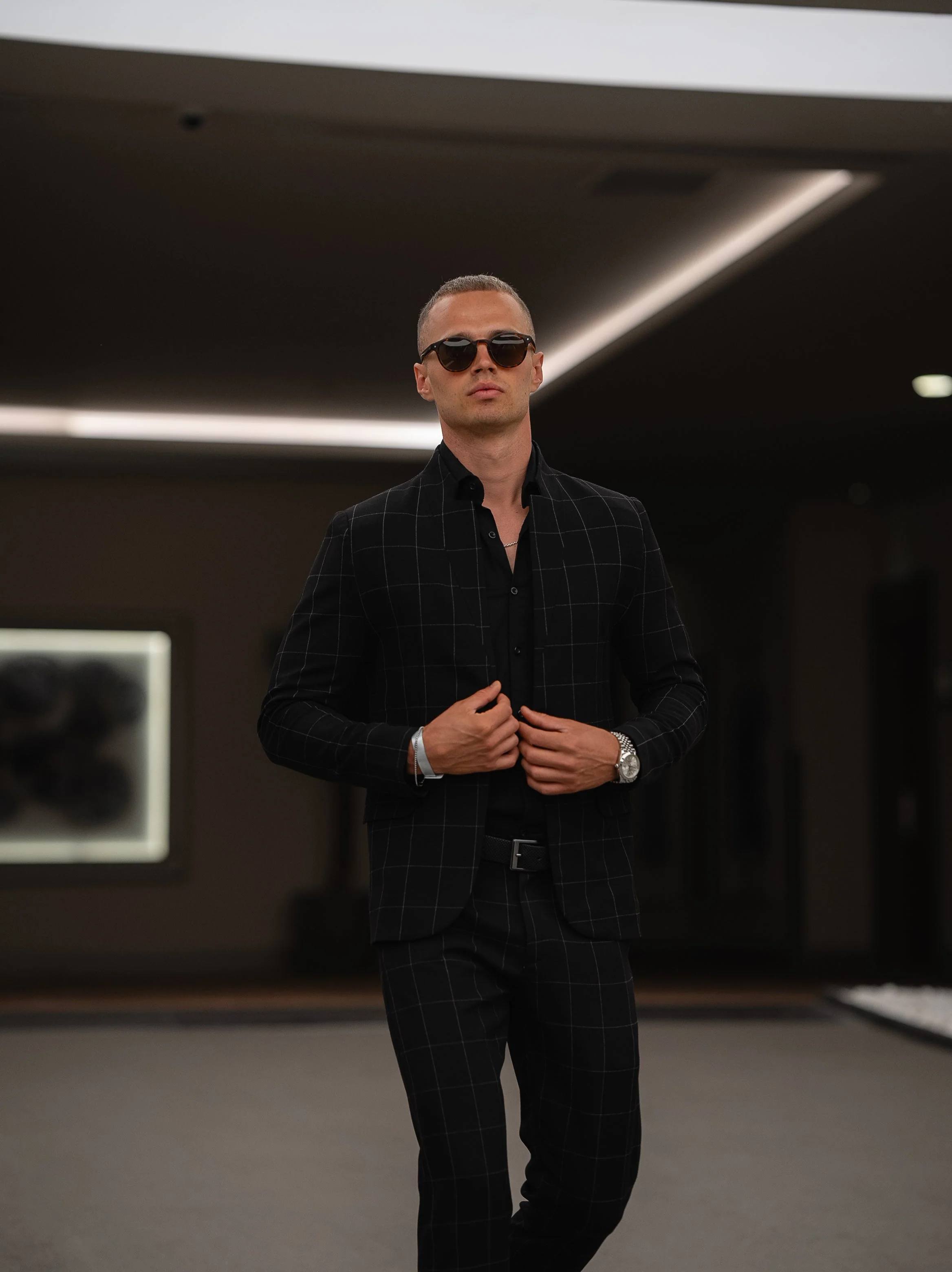 Stand-Collar Suit - Image 4