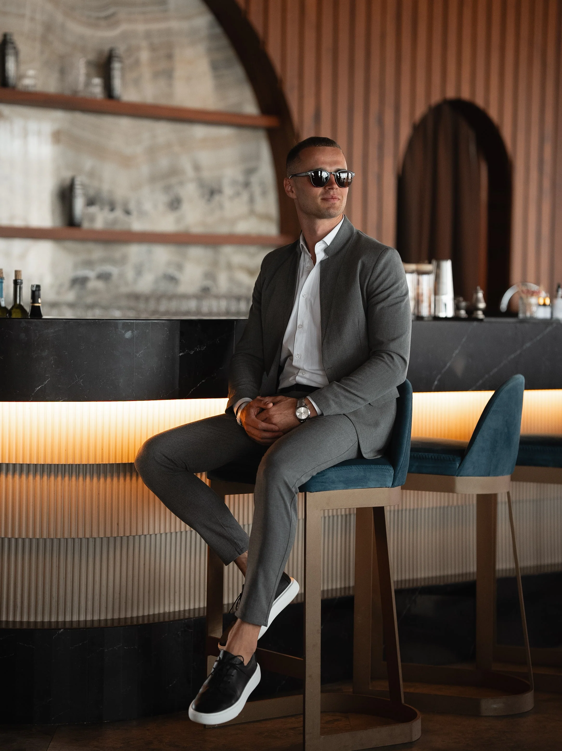 Stand-Collar Suit - Image 6