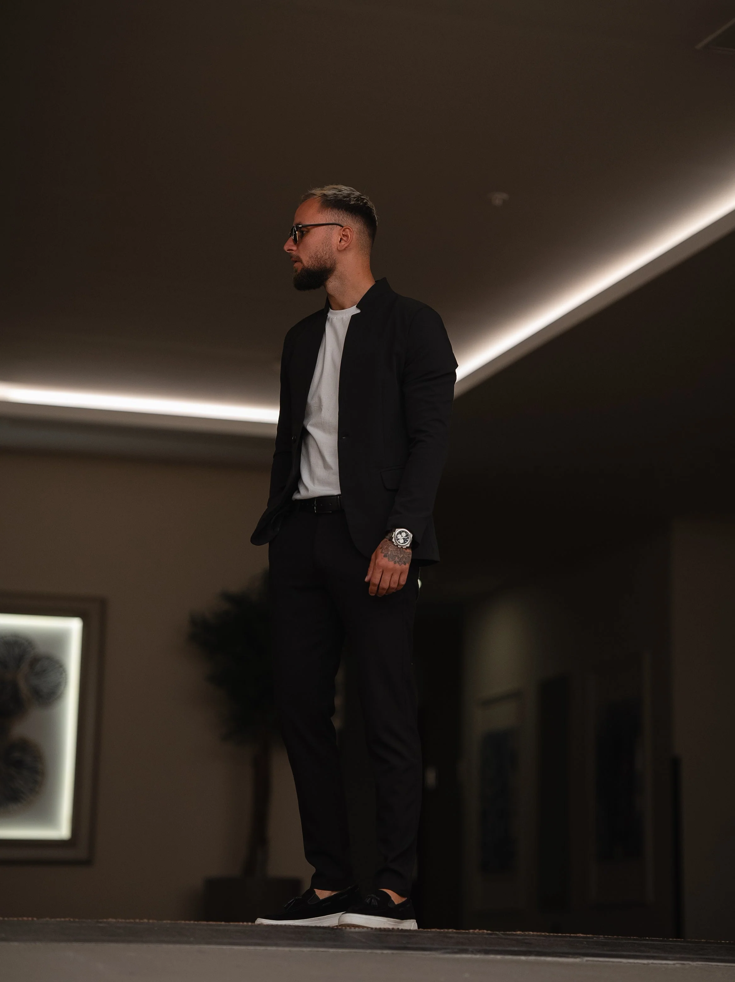 Stand-Collar Suit - Image 9
