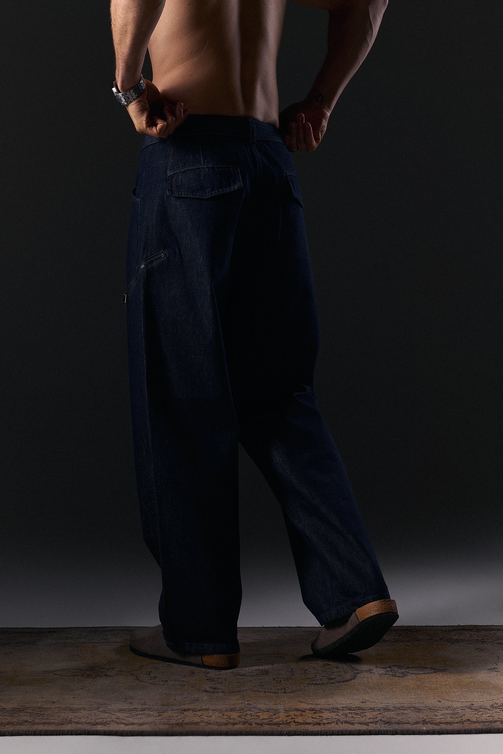 Wide-Leg Jeans with Belt - Image 4