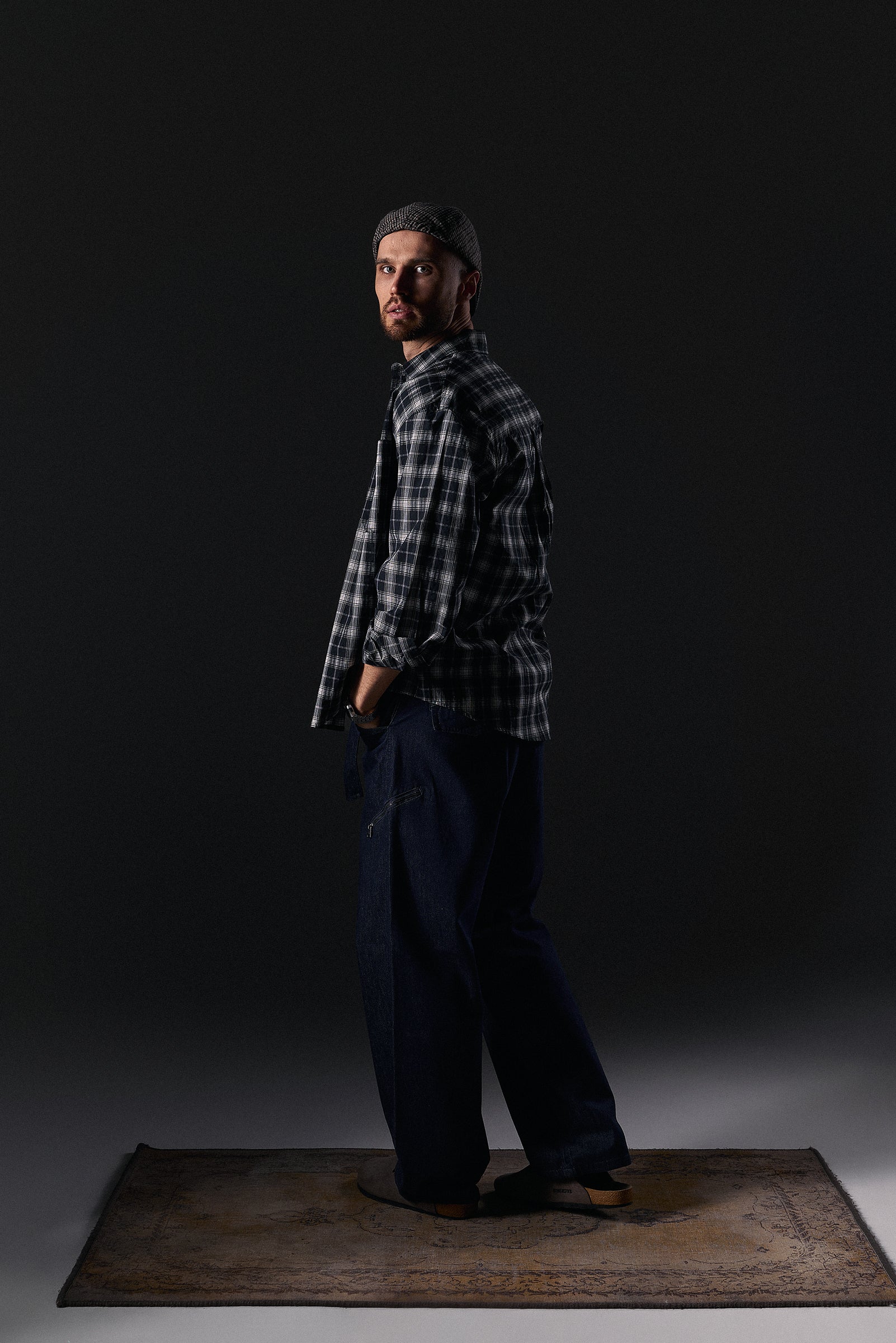 Wide-Leg Jeans with Belt - Image 6